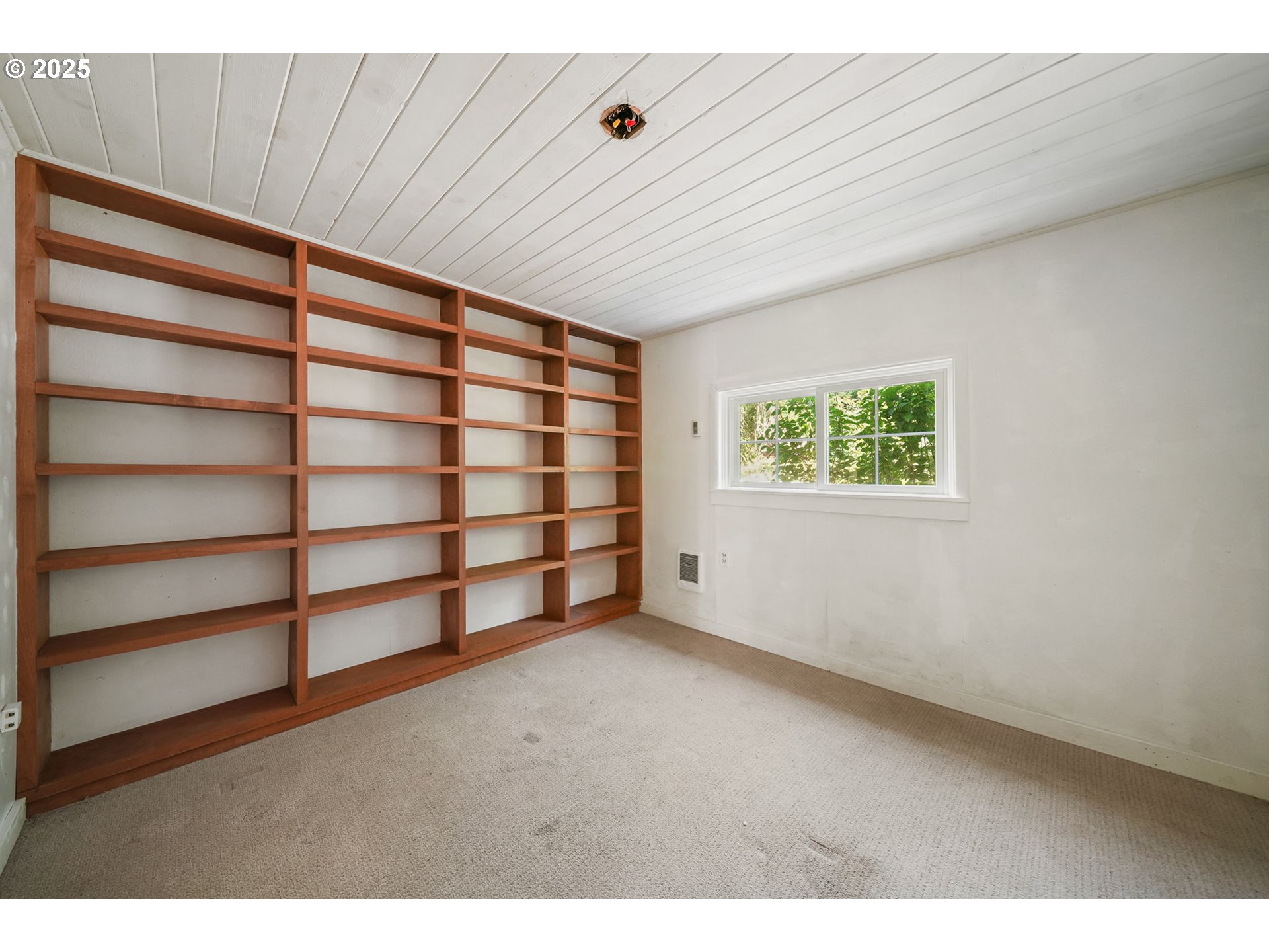 90450 Deadwood Creek Road Deadwood, OR 97430 - Photo 28 of 47 a view of an empty room with a window