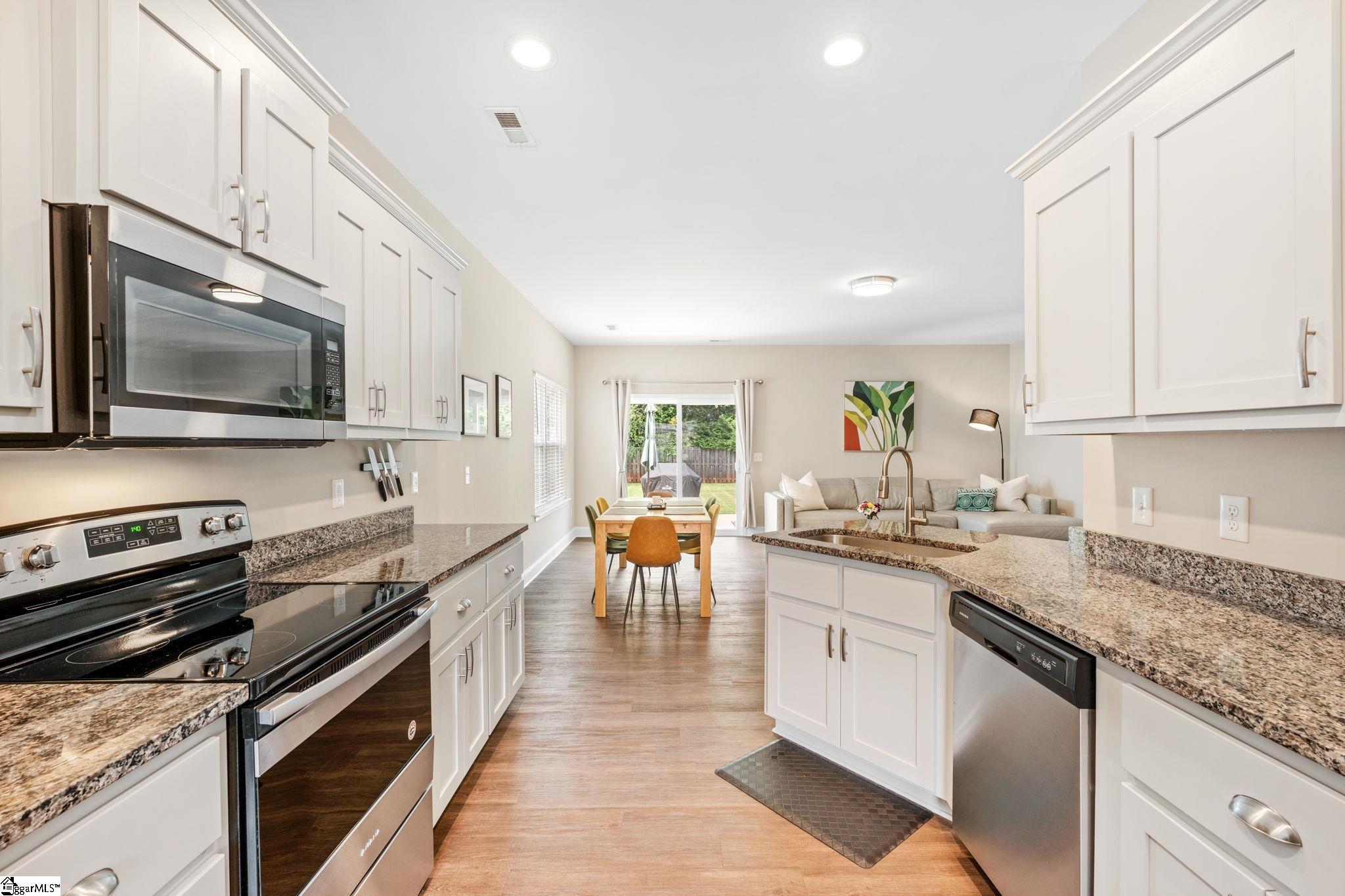 830 Chartwell Drive Greer, SC 29650 - Photo 7 of 33