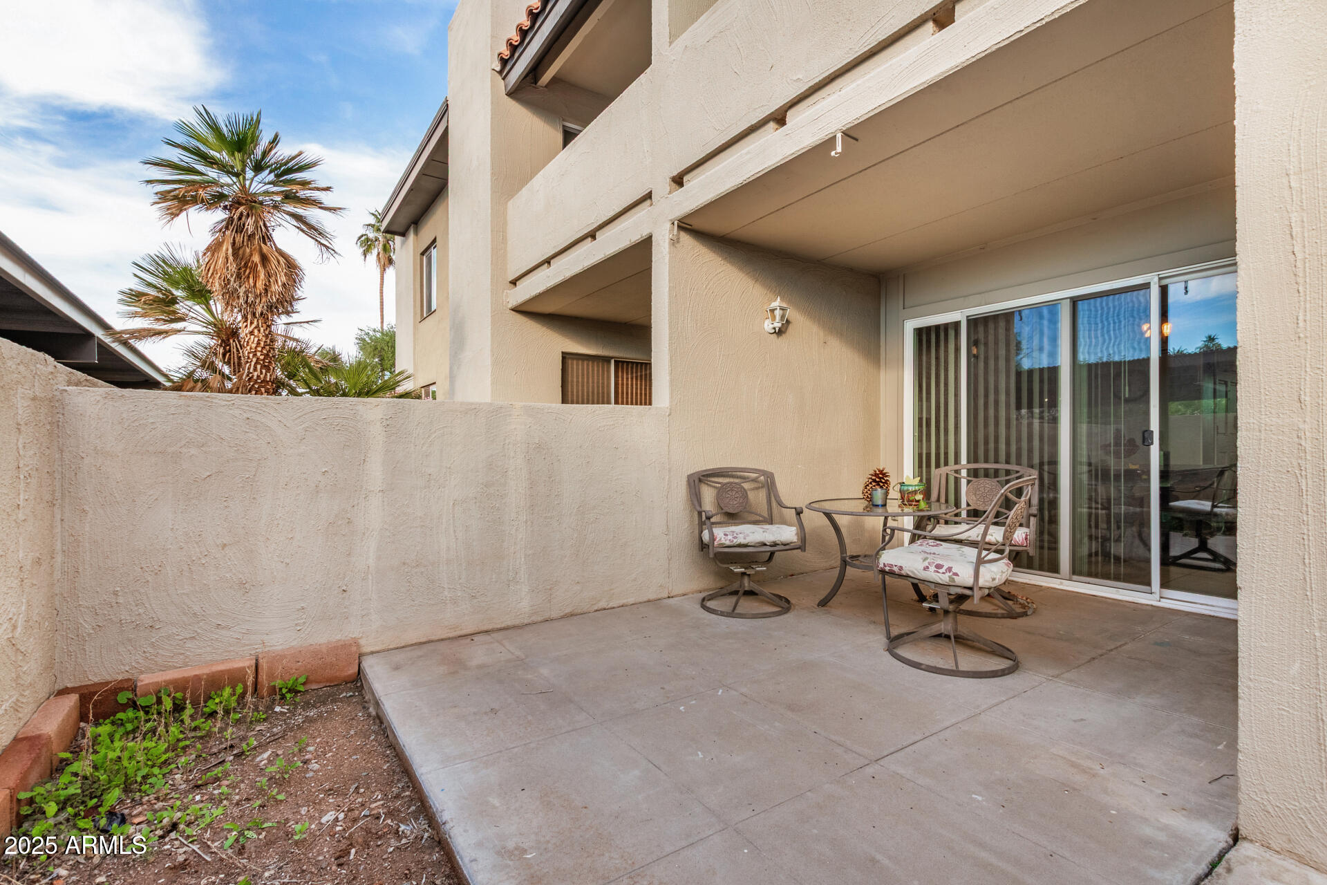 4201 East Camelback Road, Unit 15 Phoenix, AZ 85018 - Photo 25 of 32 a living room with furniture