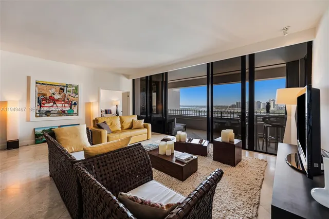 $2,300,000 | Northeast Coconut Grove, Miami, FL 33133