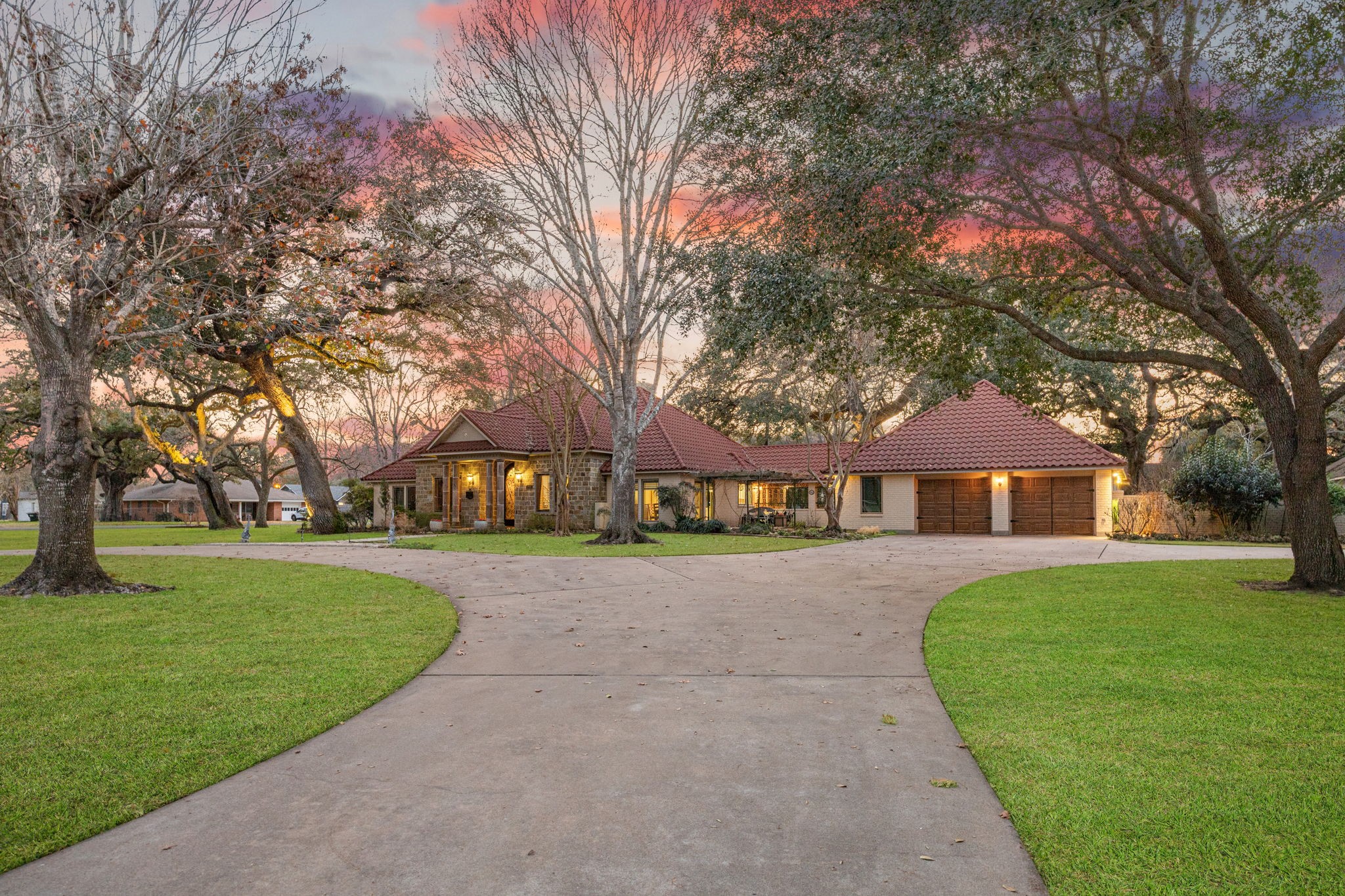 1524 Travis Street Columbus, TX 78934 - Photo 3 of 45