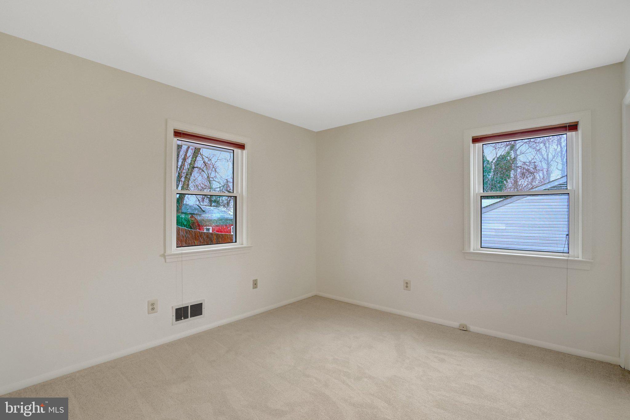 5417 Juliet Street Springfield, VA 22151 - Photo 18 of 46 an empty room with windows