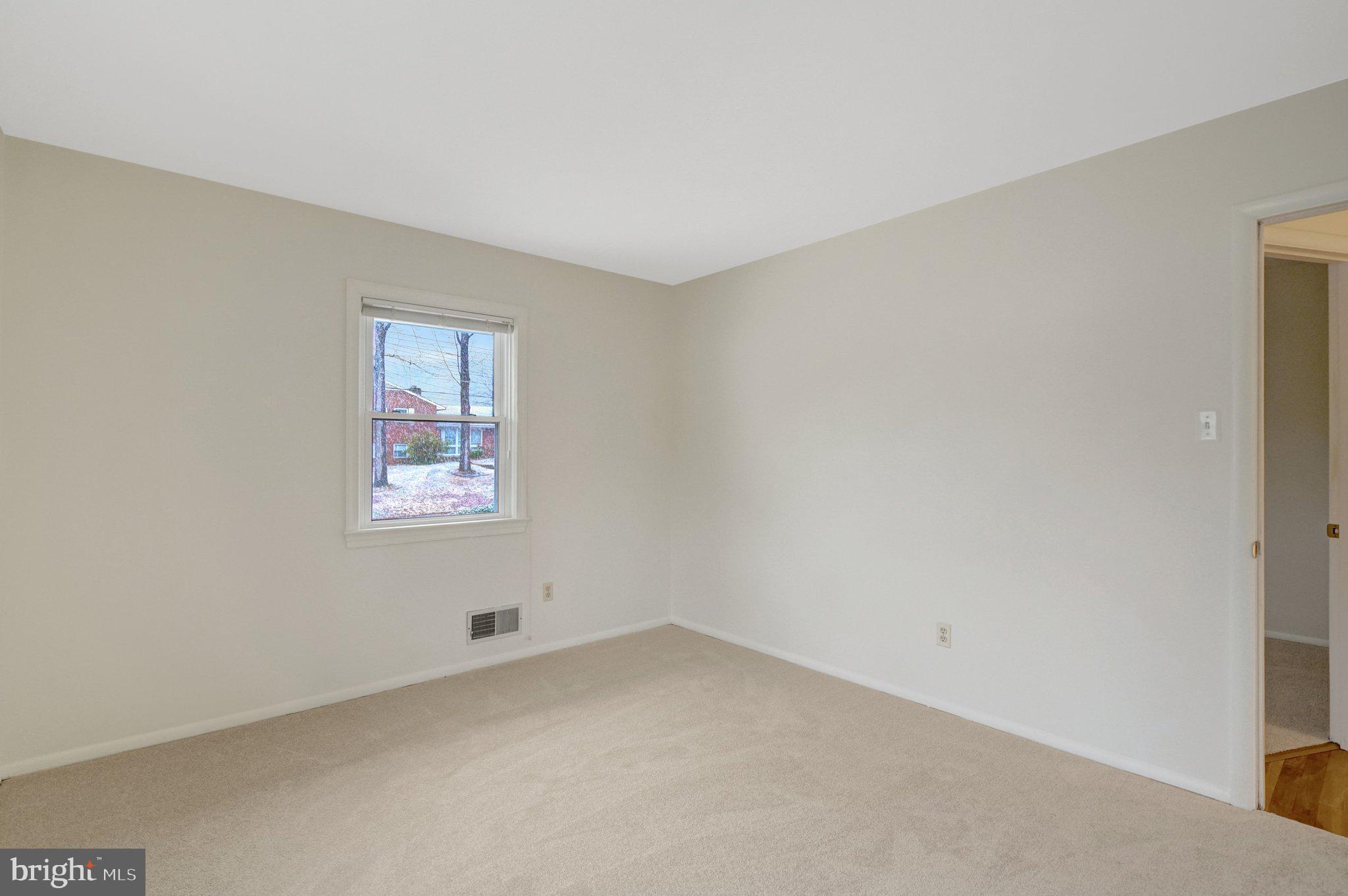 5417 Juliet Street Springfield, VA 22151 - Photo 22 of 46 an empty room with windows