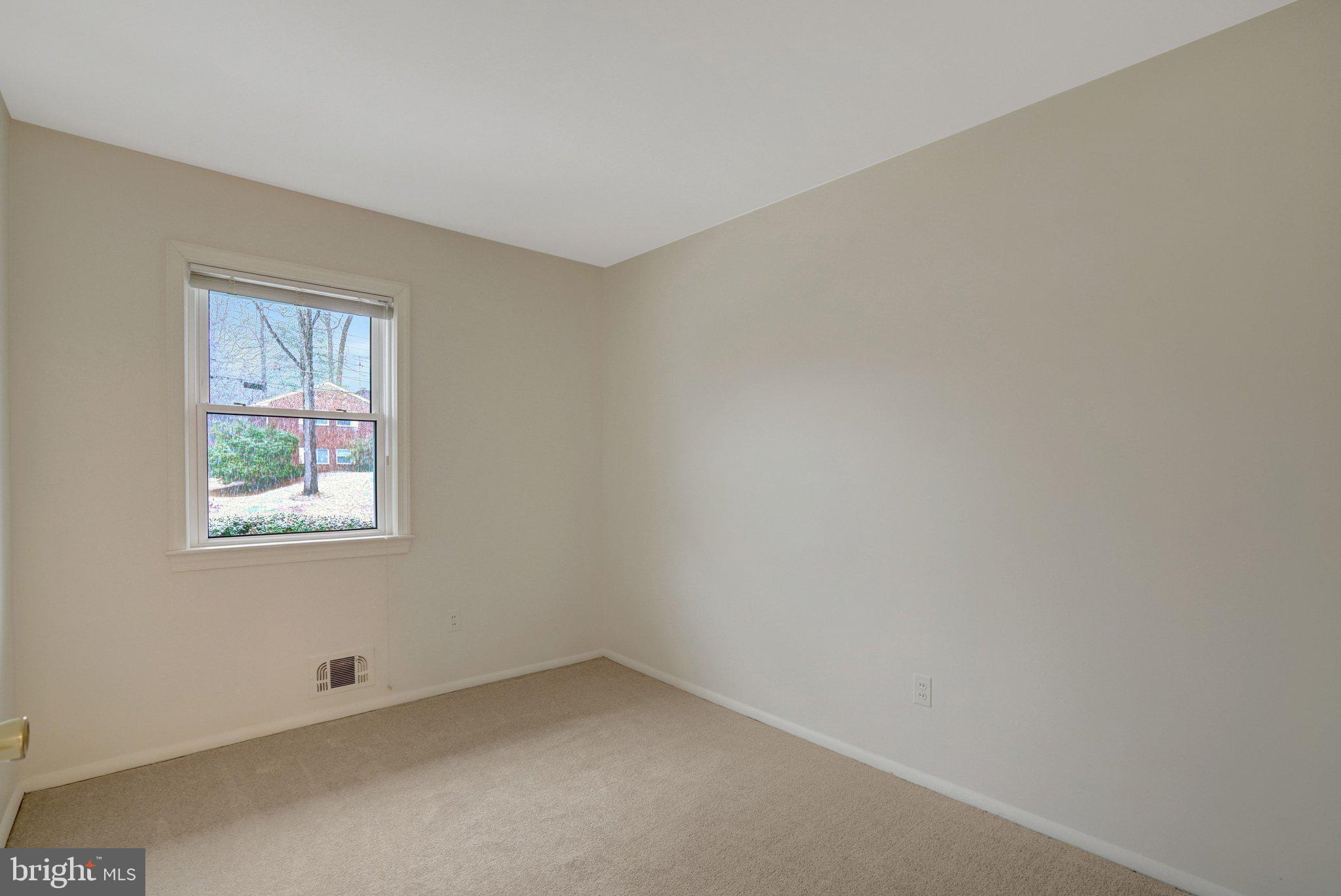 5417 Juliet Street Springfield, VA 22151 - Photo 24 of 46 an empty room with a window
