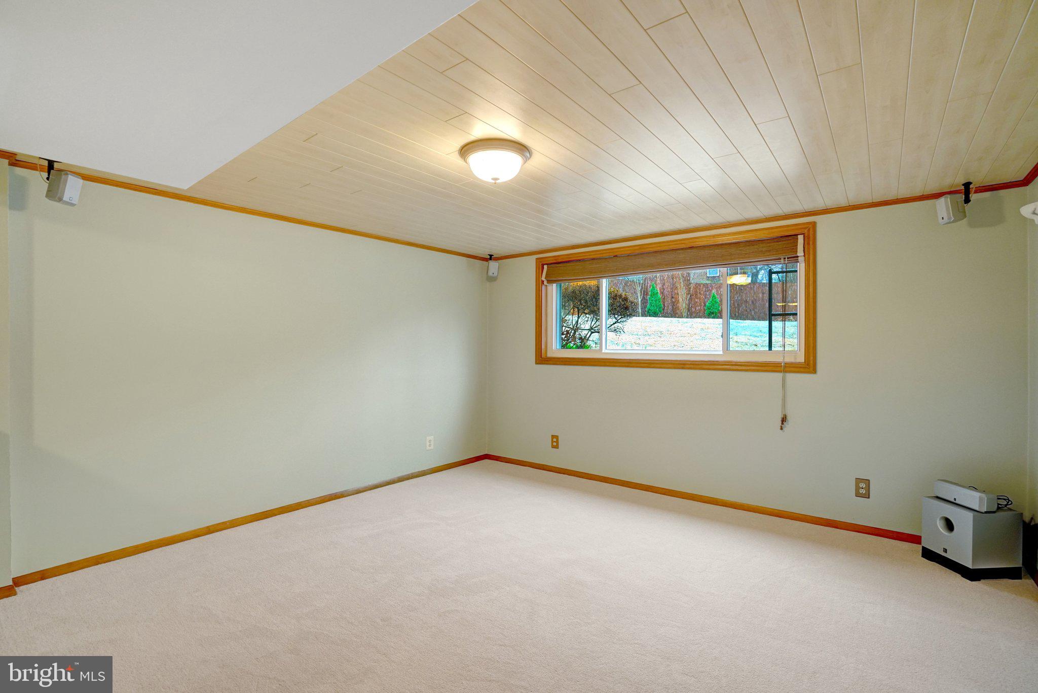 5417 Juliet Street Springfield, VA 22151 - Photo 30 of 46 an empty room with windows