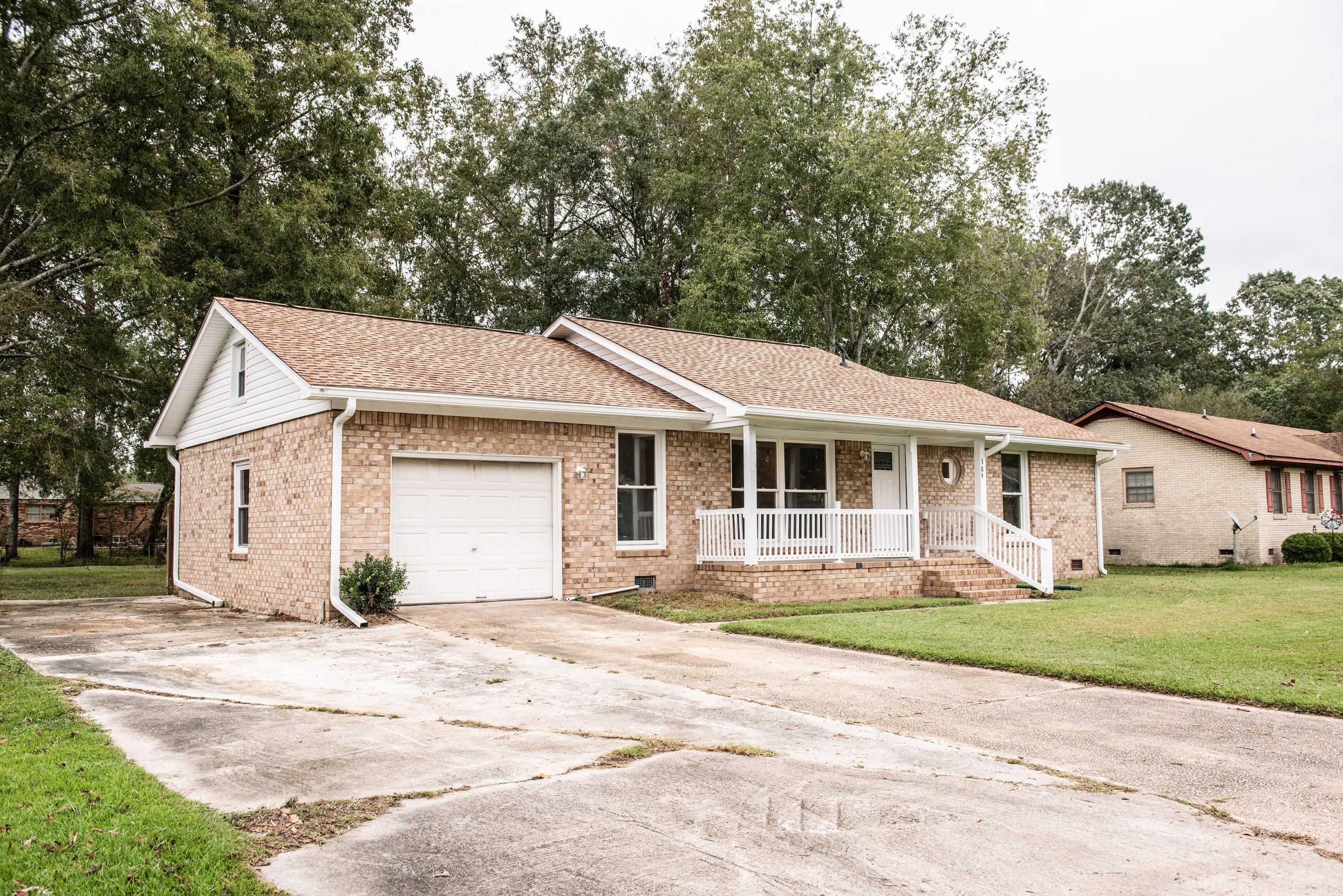 384 Oxford Road Ladson, SC 29456 - Photo 3 of 42 DSC_4313