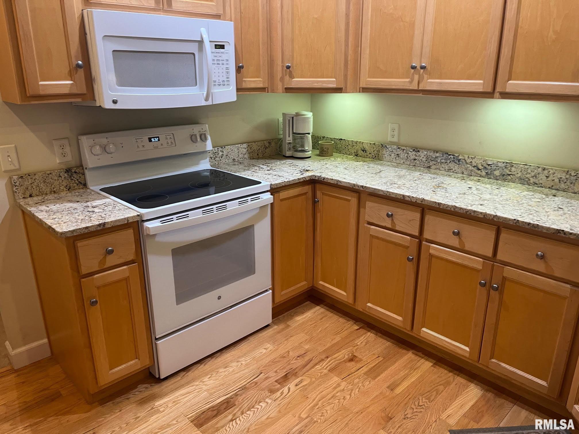 4348 Creek Drive Springfield, IL 62711 - Photo 3 of 33
