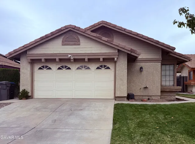 $2,100 | 36938 Bernardin Drive, Palmdale, CA 93550