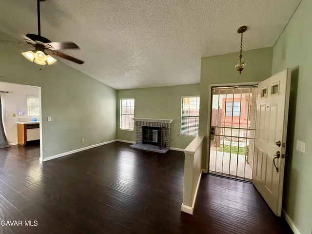 $2,100 | 36938 Bernardin Drive, Palmdale, CA 93550