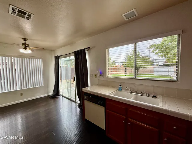 $2,100 | 36938 Bernardin Drive, Palmdale, CA 93550