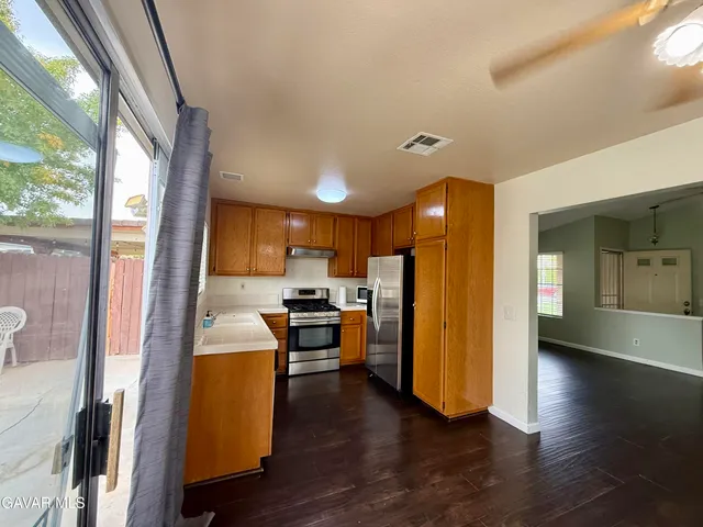 $2,100 | 36938 Bernardin Drive, Palmdale, CA 93550