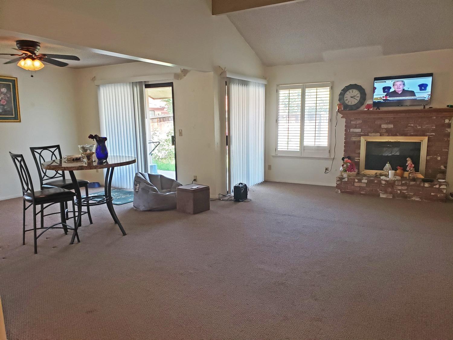 901 Barnett Way Madera, CA 93637 - Photo 4 of 20