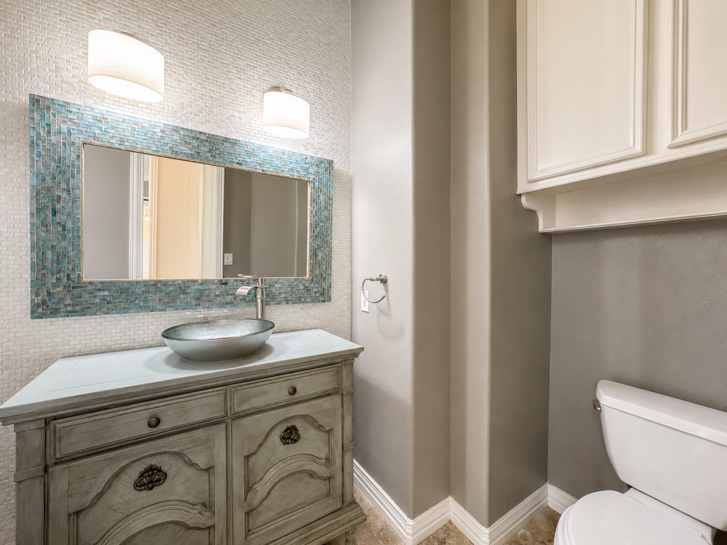 1810 Woerner Road Houston, TX 77090 - Photo 19 of 39 Certainly! Here's a more compelling description:
"Convenient main-level half bath with stylish features.