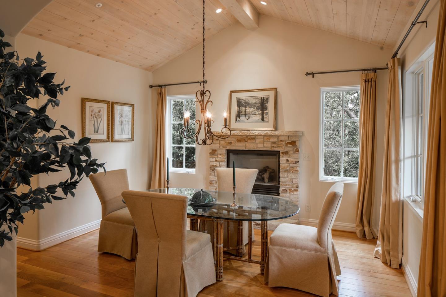 25647 Hatton Road Carmel, CA 93923 - Photo 7 of 26 Gallery Image 7