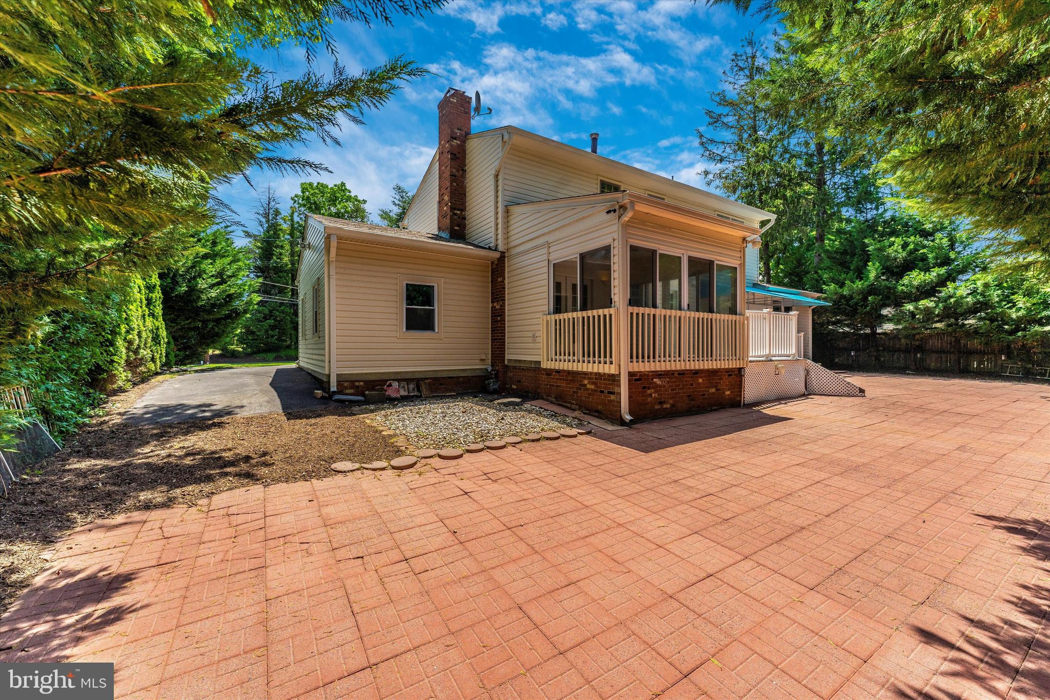 8807 Postoak Road Potomac, MD 20854 - Photo 47 of 54 Gallery Image 47