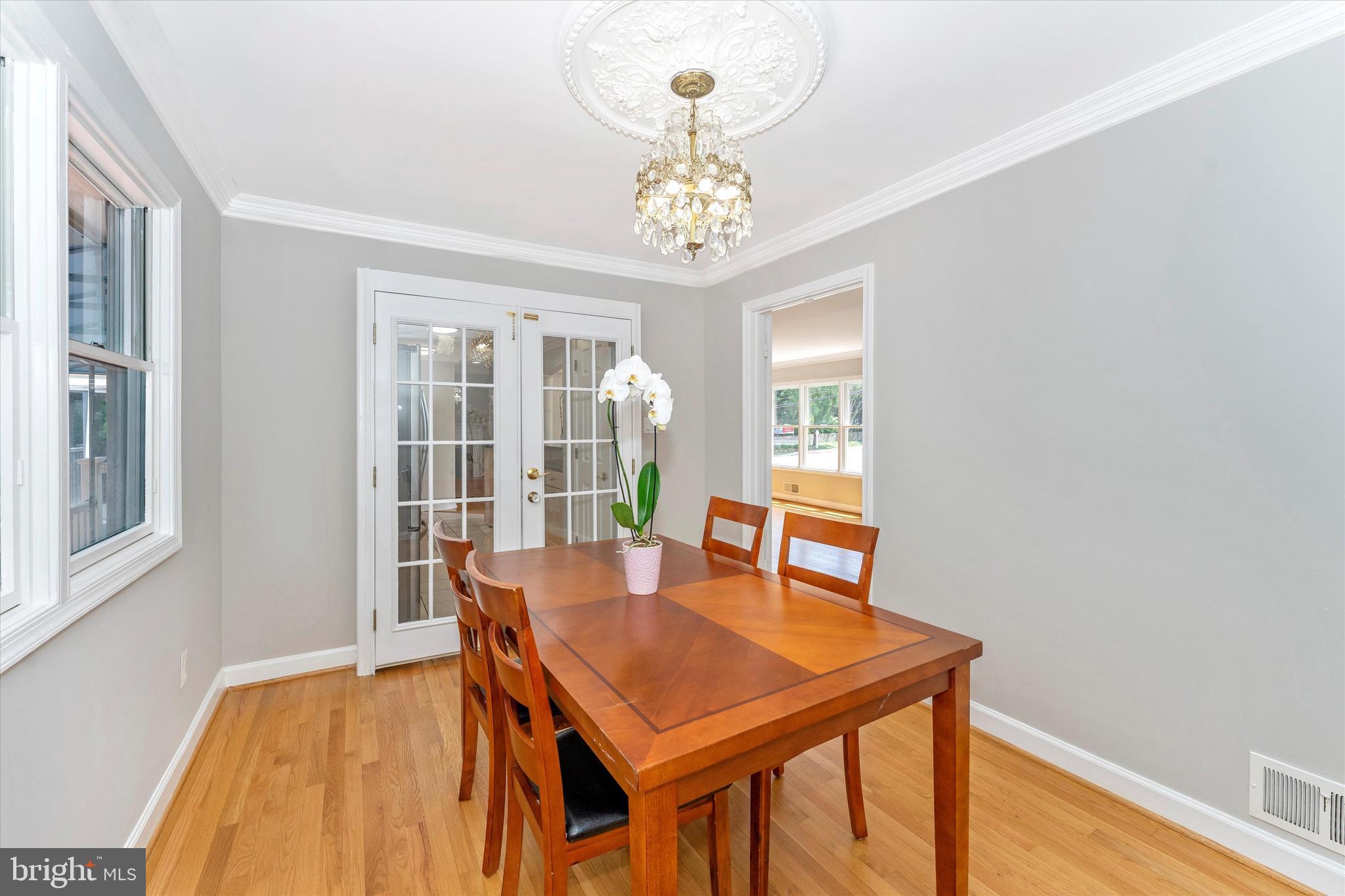 8807 Postoak Road Potomac, MD 20854 - Photo 7 of 54 Gallery Image 7