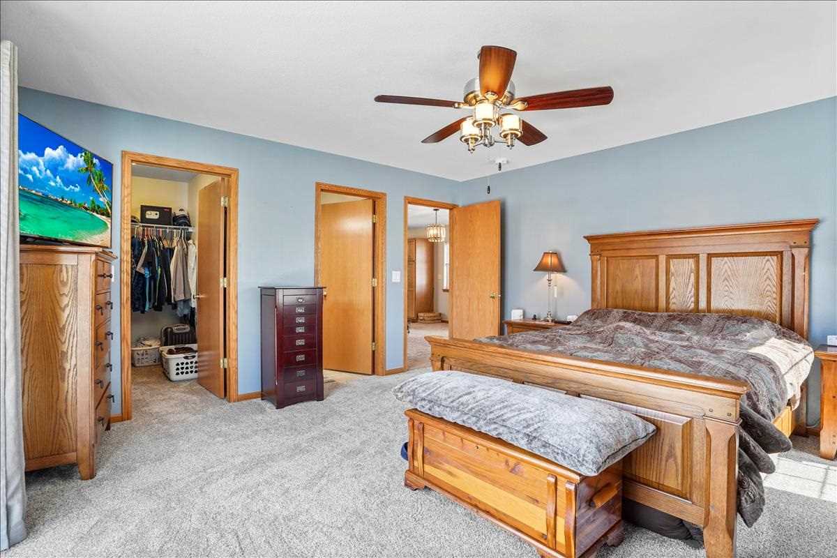 25704 Golden Pond Road Southeast Lone Tree, IA 52755 - Photo 11 of 27 Gallery Image 11