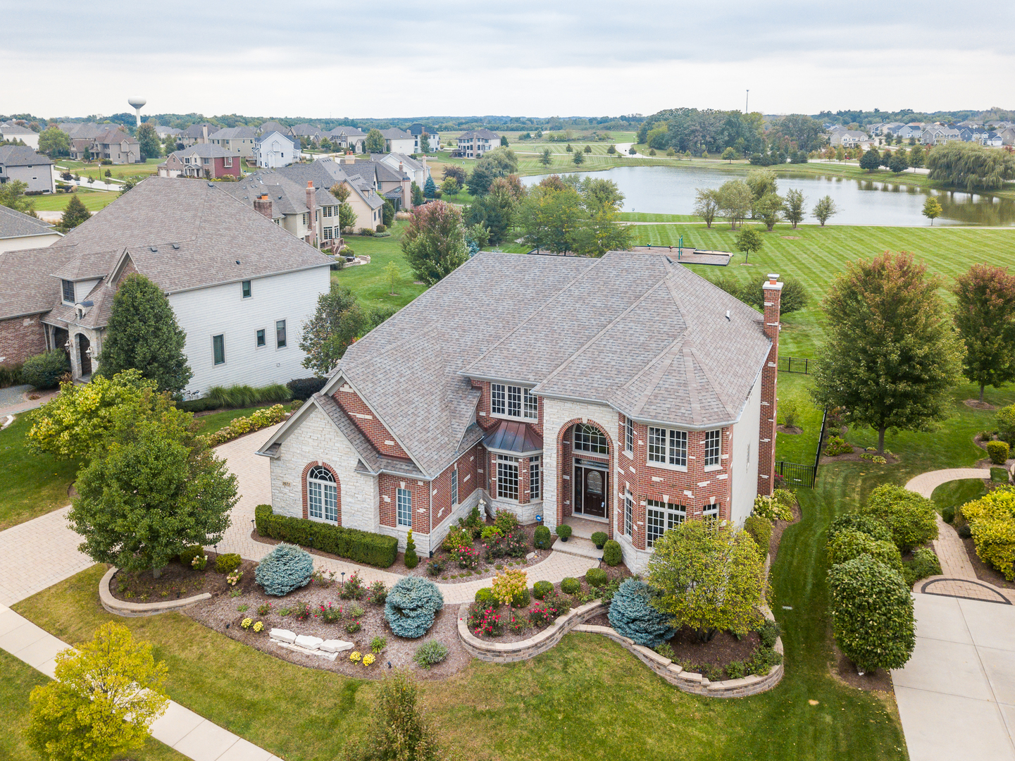 3671 Peregrine Way Elgin, IL 60124 - Photo 2 of 39