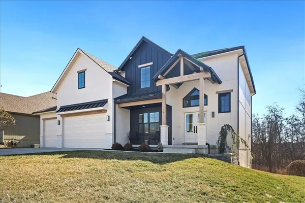 $784,900 | 17711 Mission Ridge, Smithville, MO 64089