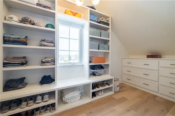 $784,900 | 17711 Mission Ridge, Smithville, MO 64089