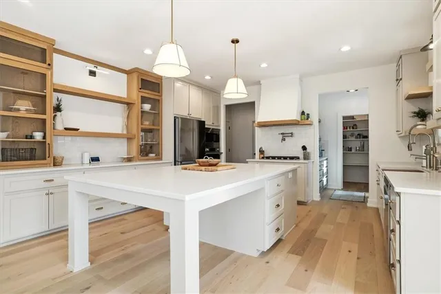 $809,000 | 17711 Mission Ridge, Smithville, MO 64089