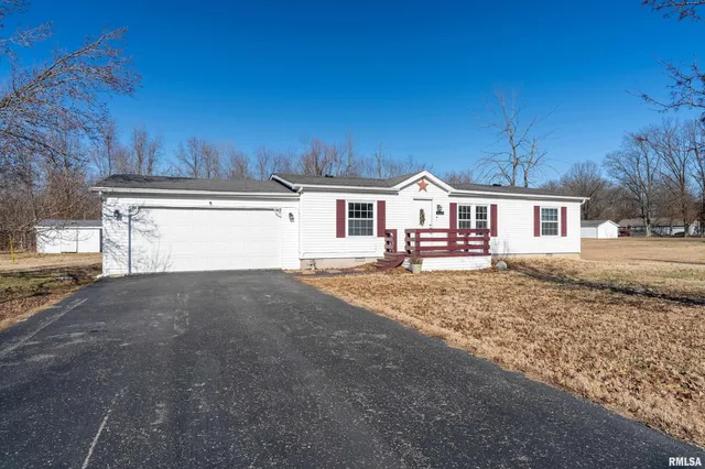 $168,000 | 501 Tower Road, Herrin, IL 62948