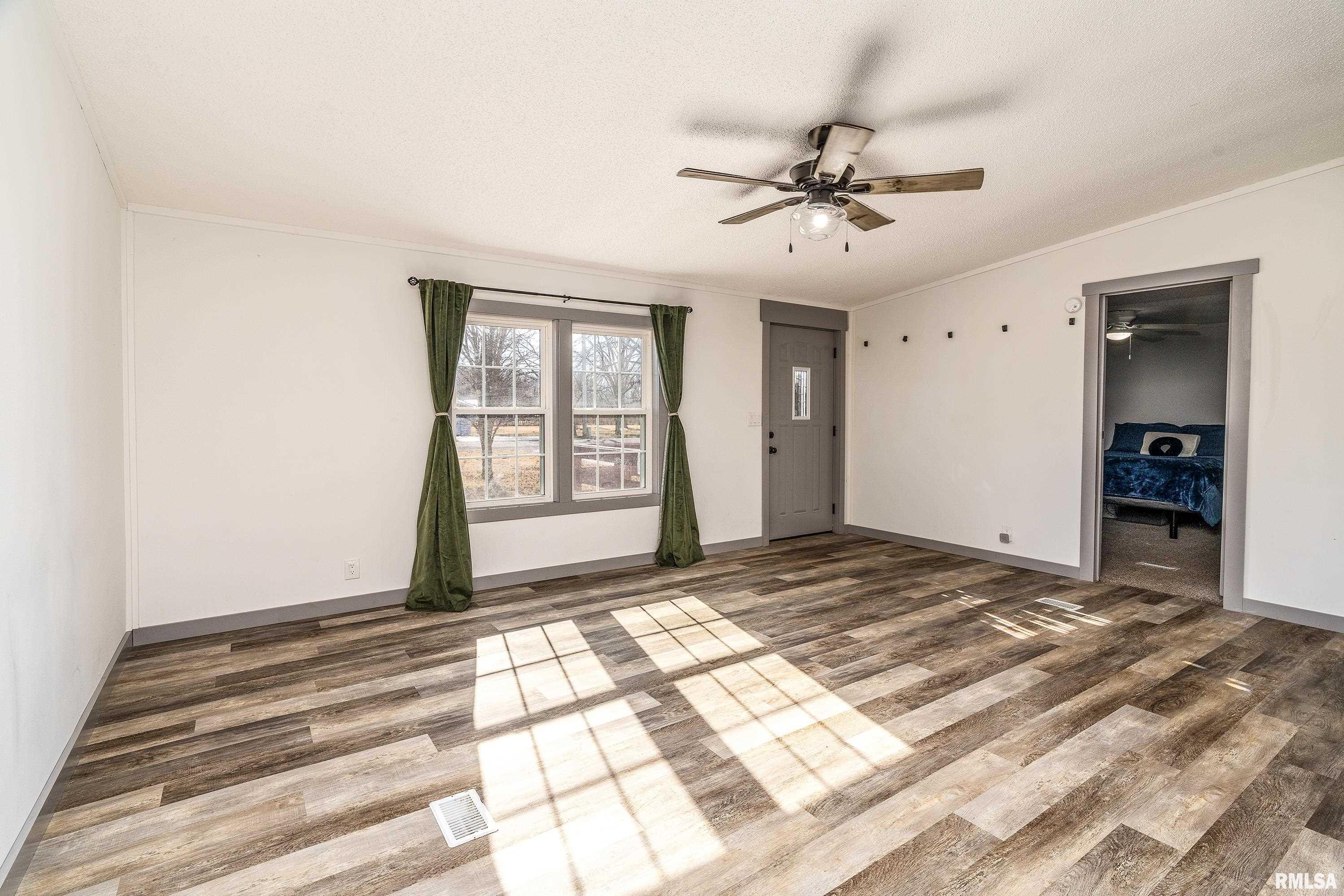 501 Tower Road Herrin, IL 62948 - Photo 5 of 27