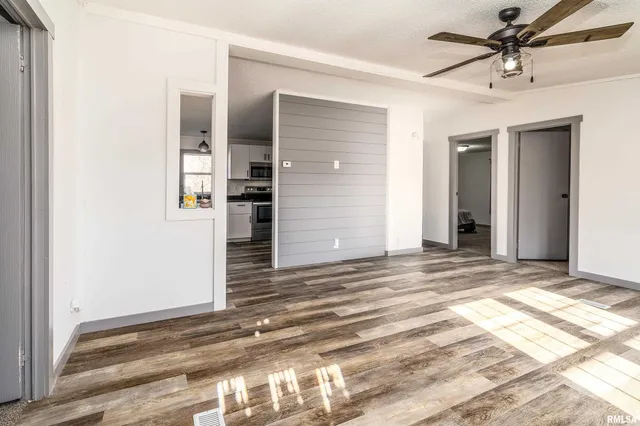 $168,000 | 501 Tower Road, Herrin, IL 62948