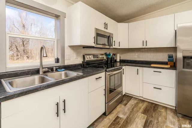 $168,000 | 501 Tower Road, Herrin, IL 62948