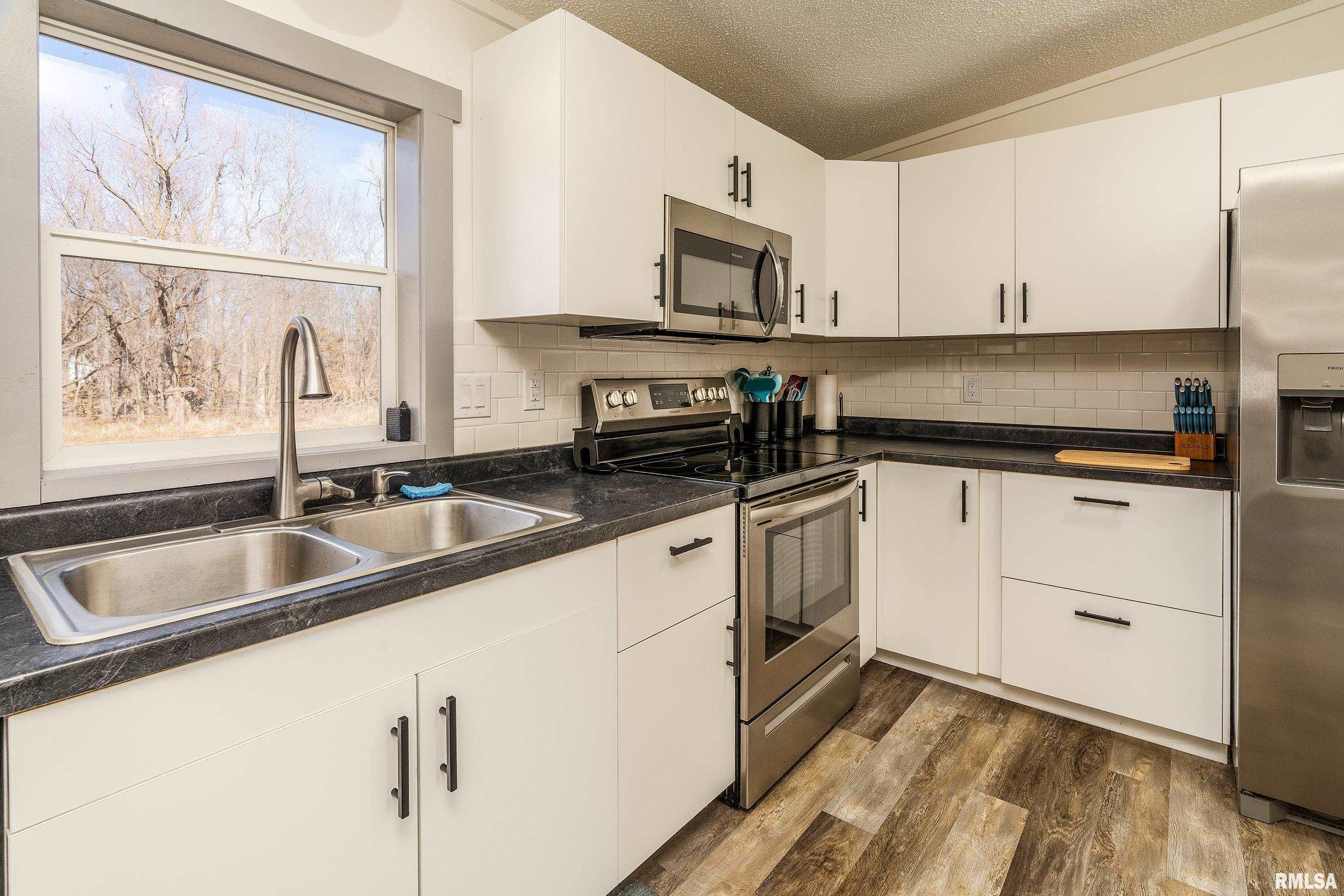 501 Tower Road Herrin, IL 62948 - Photo 10 of 27