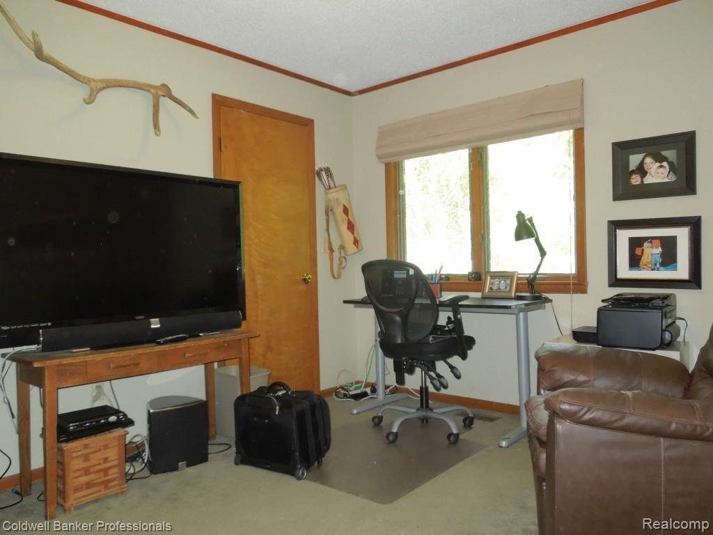 43025 Willis Road Belleville, MI 48111 - Photo 21 of 36 DSCN0772.jpg
