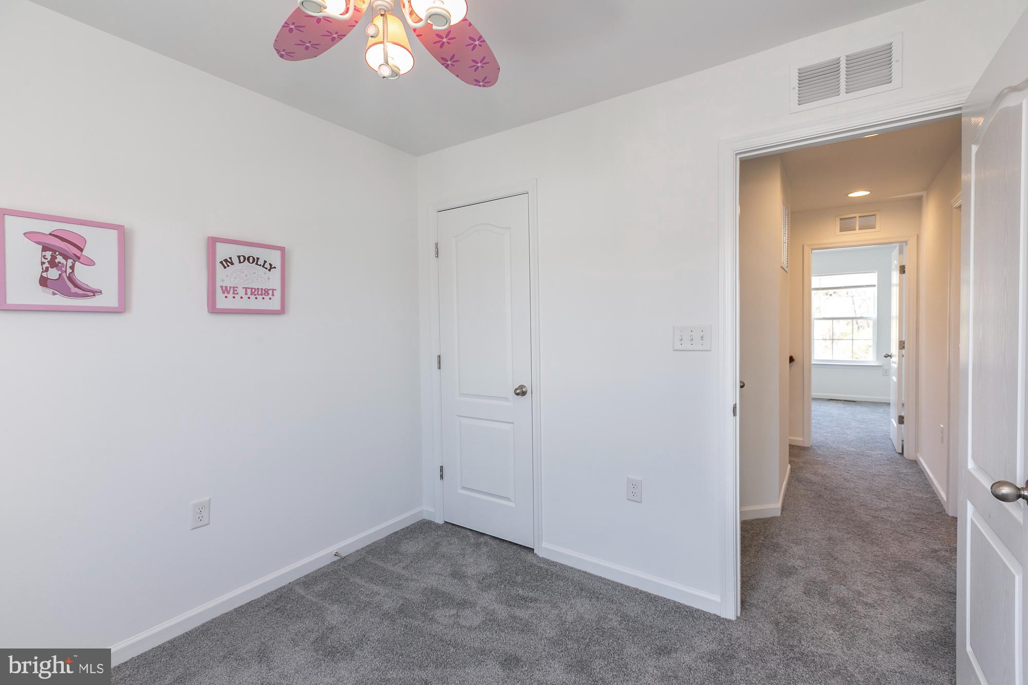 437 Rumbling Rock Road Hedgesville, WV 25427 - Photo 11 of 44