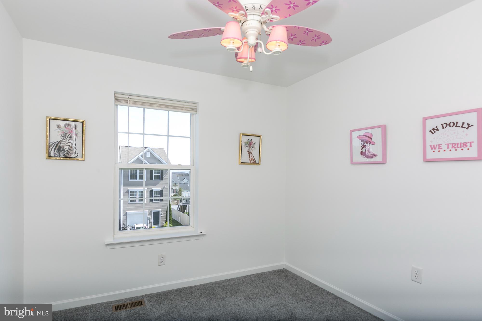 437 Rumbling Rock Road Hedgesville, WV 25427 - Photo 13 of 44