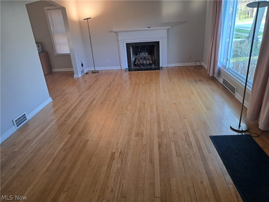 2444 Saybrook Road Cleveland, OH 44118 - Photo 3 of 20