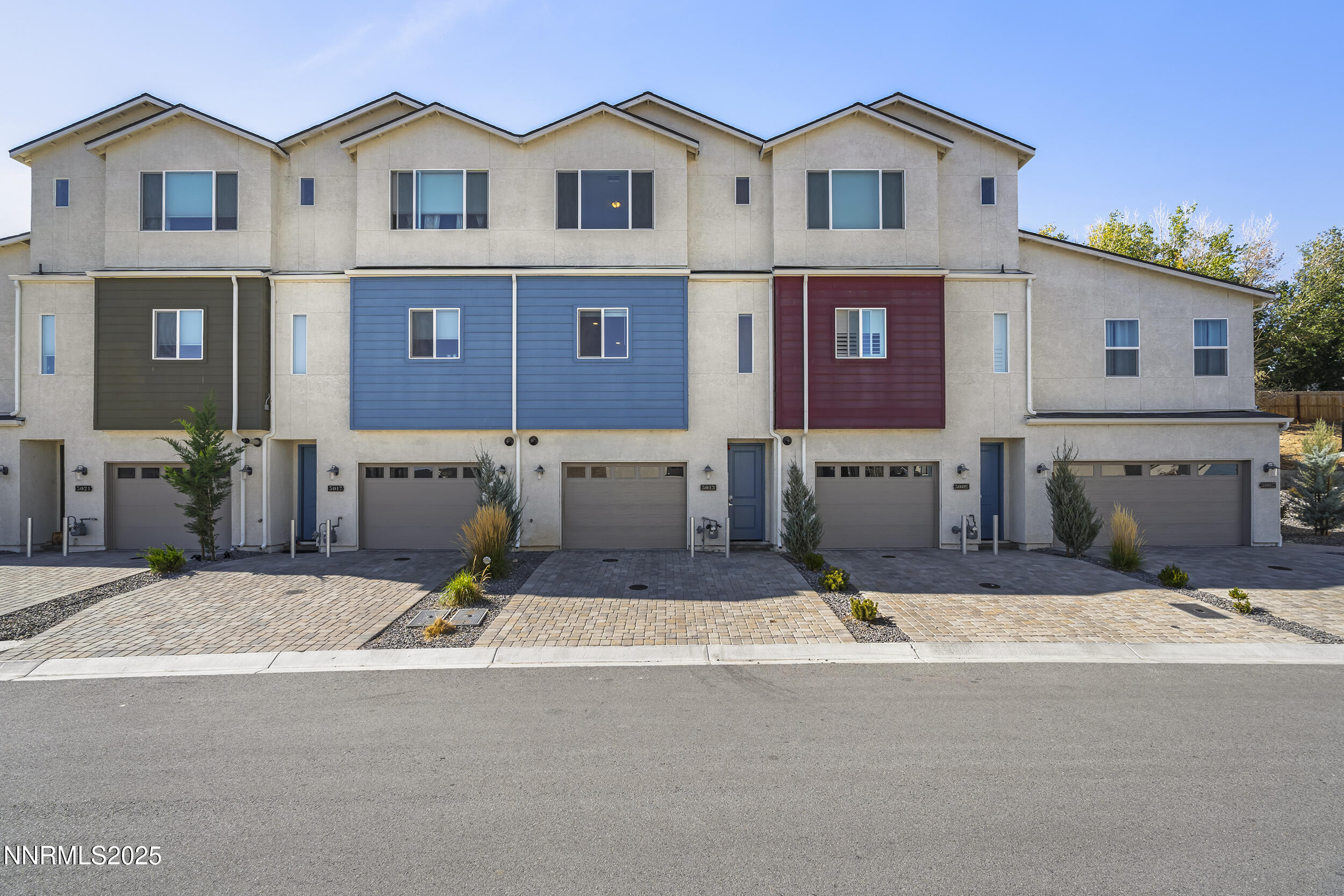 a house view with a outdoor space