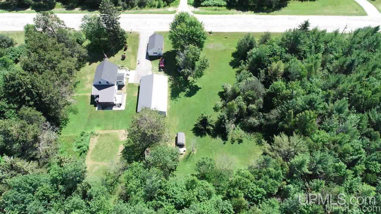 877 N River Road Manistique, MI 49854 - Photo 41 of 43