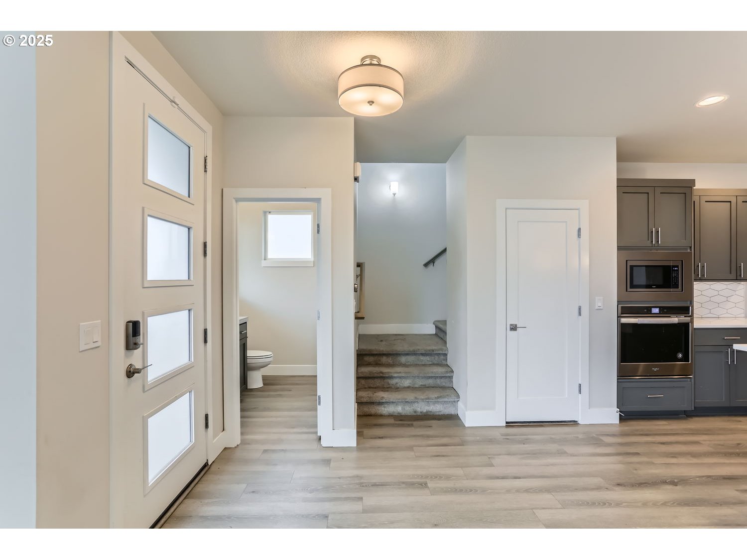 4277 Southeast Reed Avenue Hillsboro, OR 97123 - Photo 4 of 28