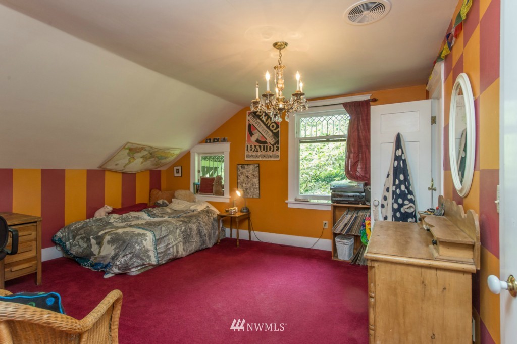 8518 Southwest Ellisport Road Vashon, WA 98070 - Photo 14 of 25