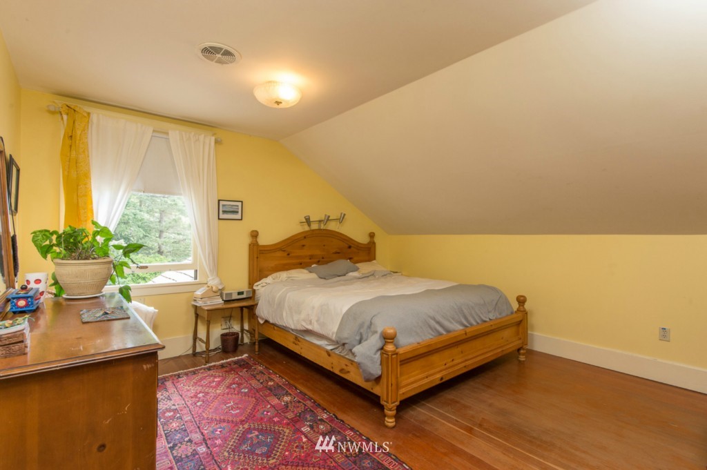8518 Southwest Ellisport Road Vashon, WA 98070 - Photo 16 of 25
