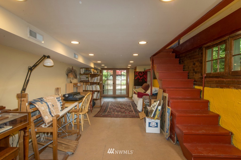 8518 Southwest Ellisport Road Vashon, WA 98070 - Photo 20 of 25