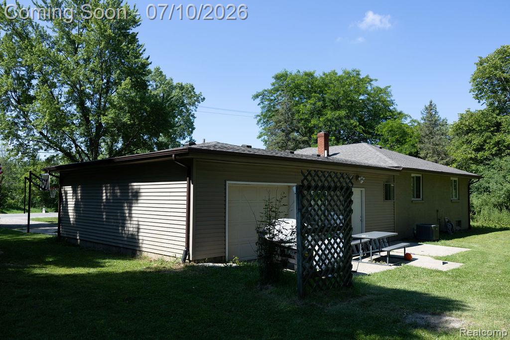 5052 Beecher Road Flint, MI 48532 - Photo 25 of 28 Back house
