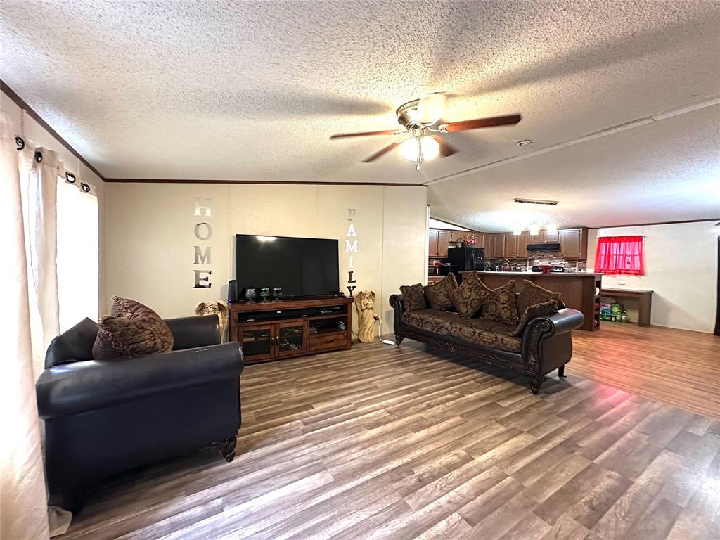 2089 County Road 3502 Wills Point, TX 75169 - Photo 3 of 17