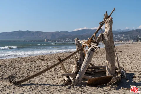 $2,997,000 | 1424 Nathan Lane, Ventura, CA 93001