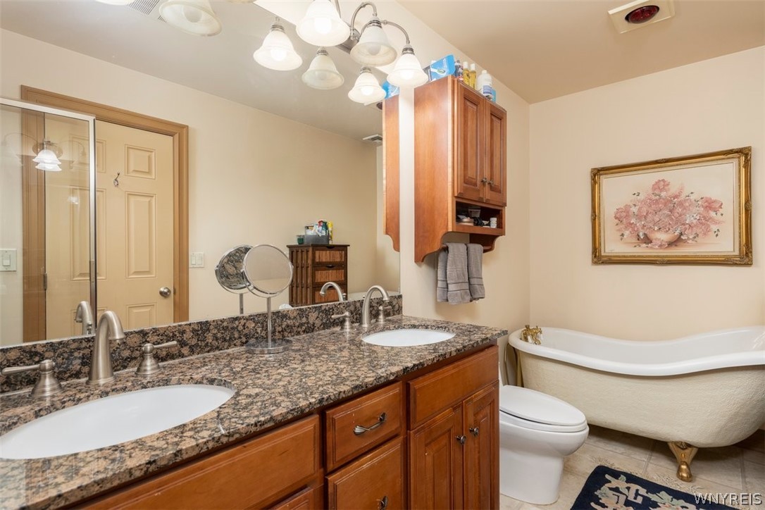 860 Union Road West Seneca, NY 14224 - Photo 27 of 41 Primary Bathroom