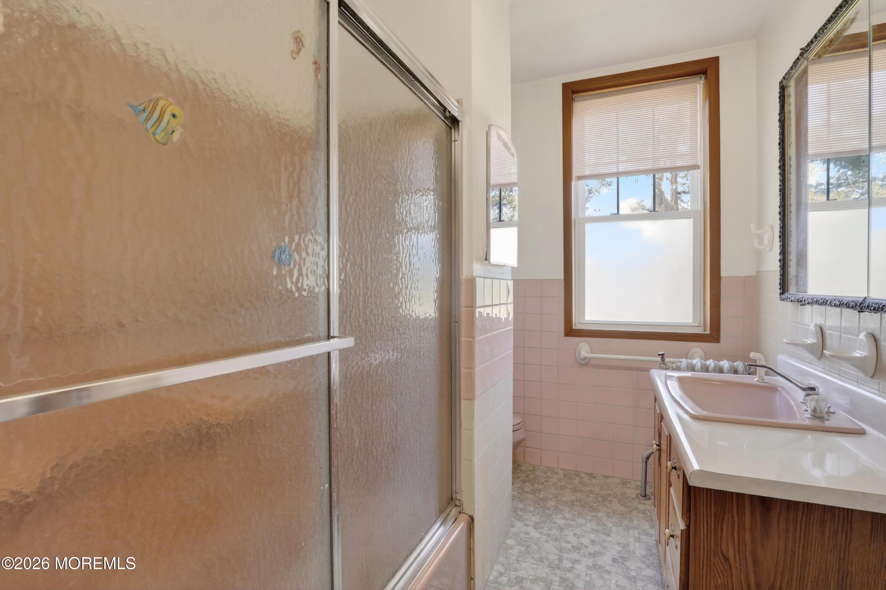 15 Hummingbird Way Jackson, NJ 08527 - Photo 21 of 60 Downstairs Bathroom