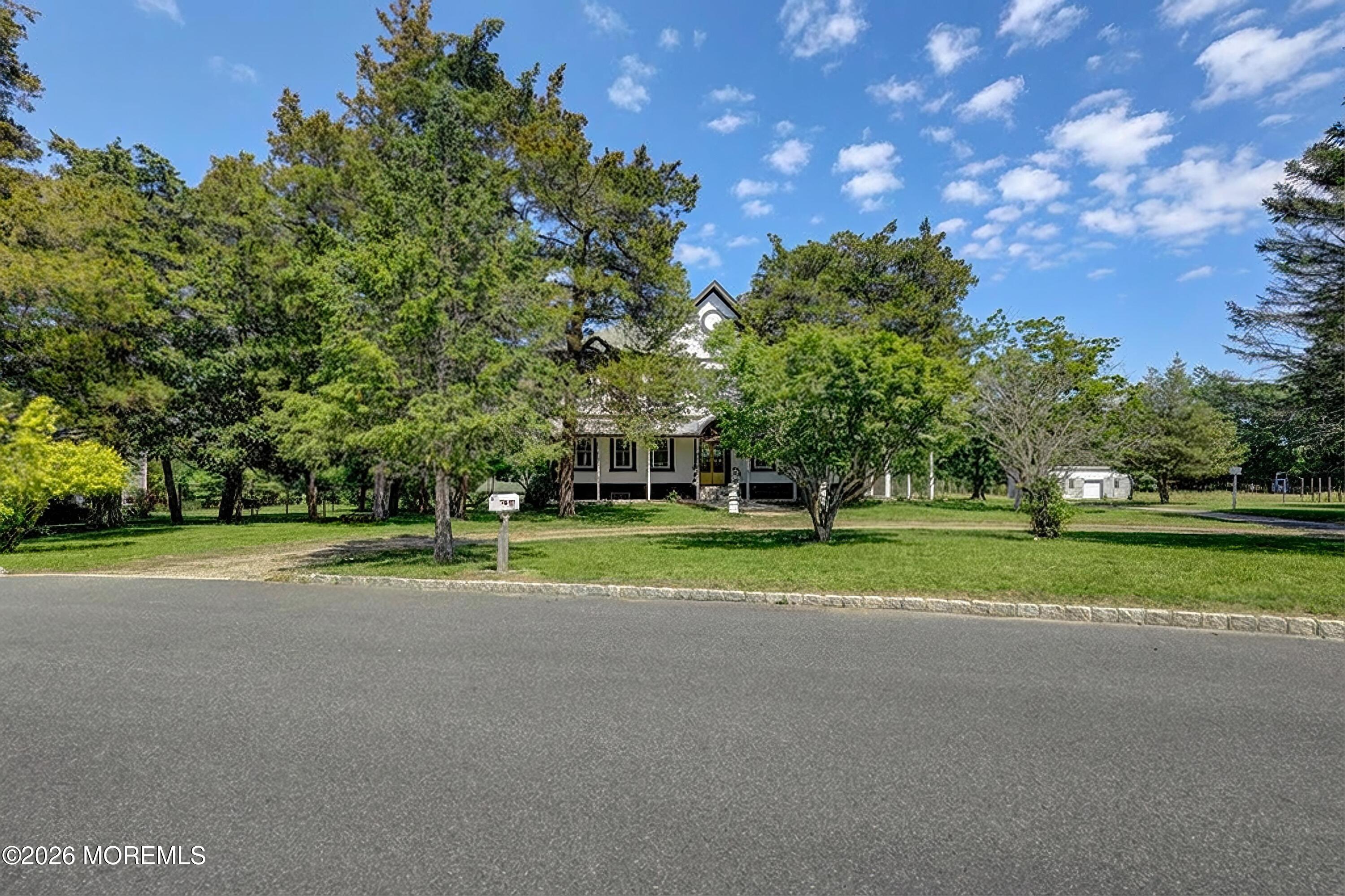 15 Hummingbird Way Jackson, NJ 08527 - Photo 8 of 60 Front