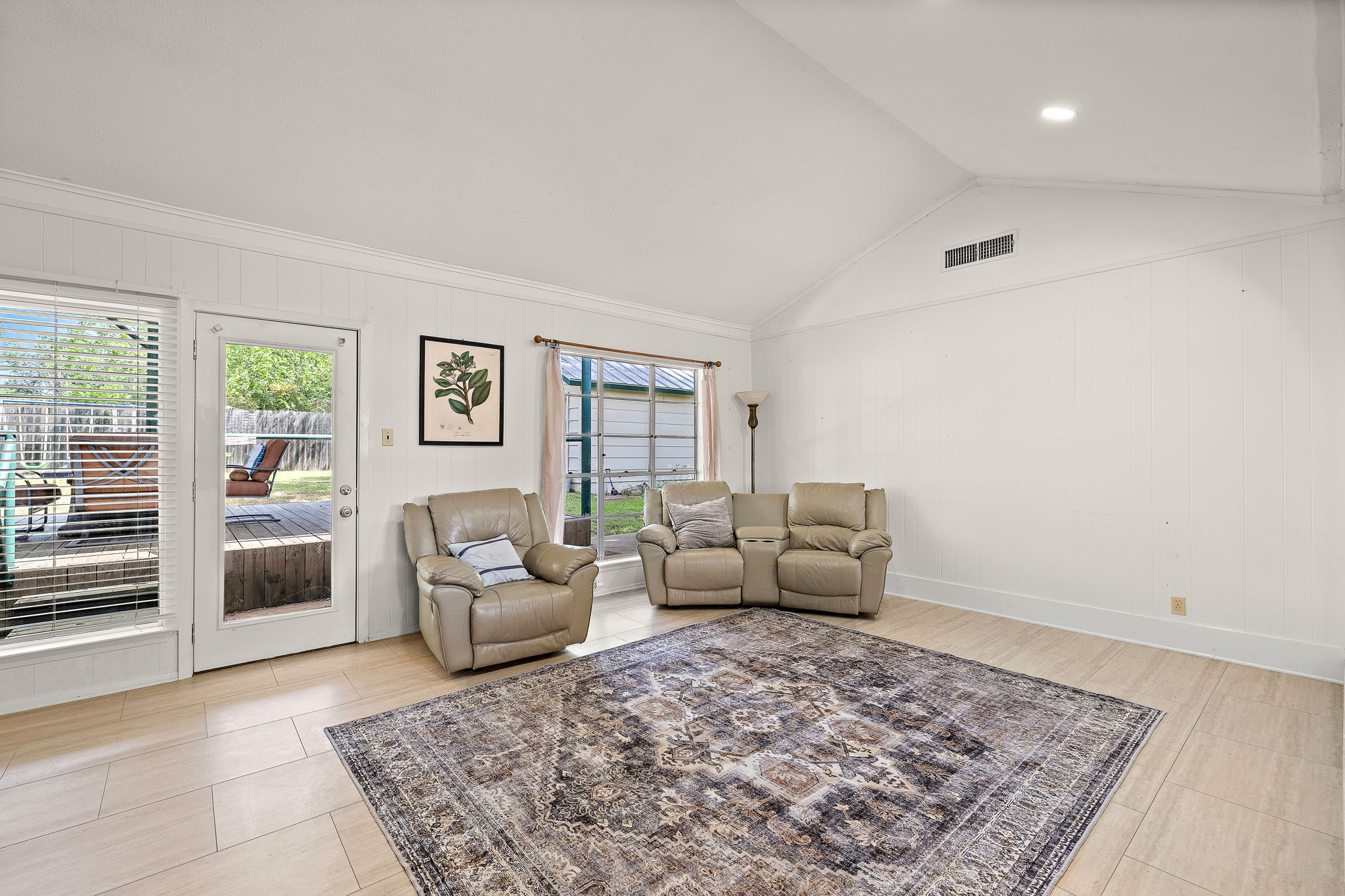 605 Parkway Street Georgetown, TX 78628 - Photo 7 of 31