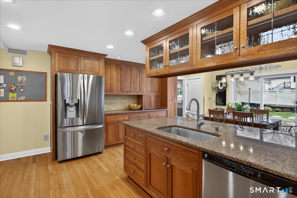 13 West Slope Lane Hamden, CT 06517 - Photo 12 of 32