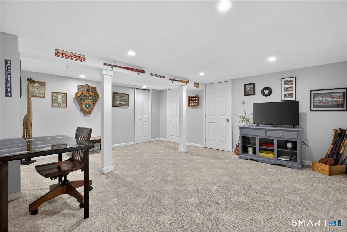 13 West Slope Lane Hamden, CT 06517 - Photo 23 of 32