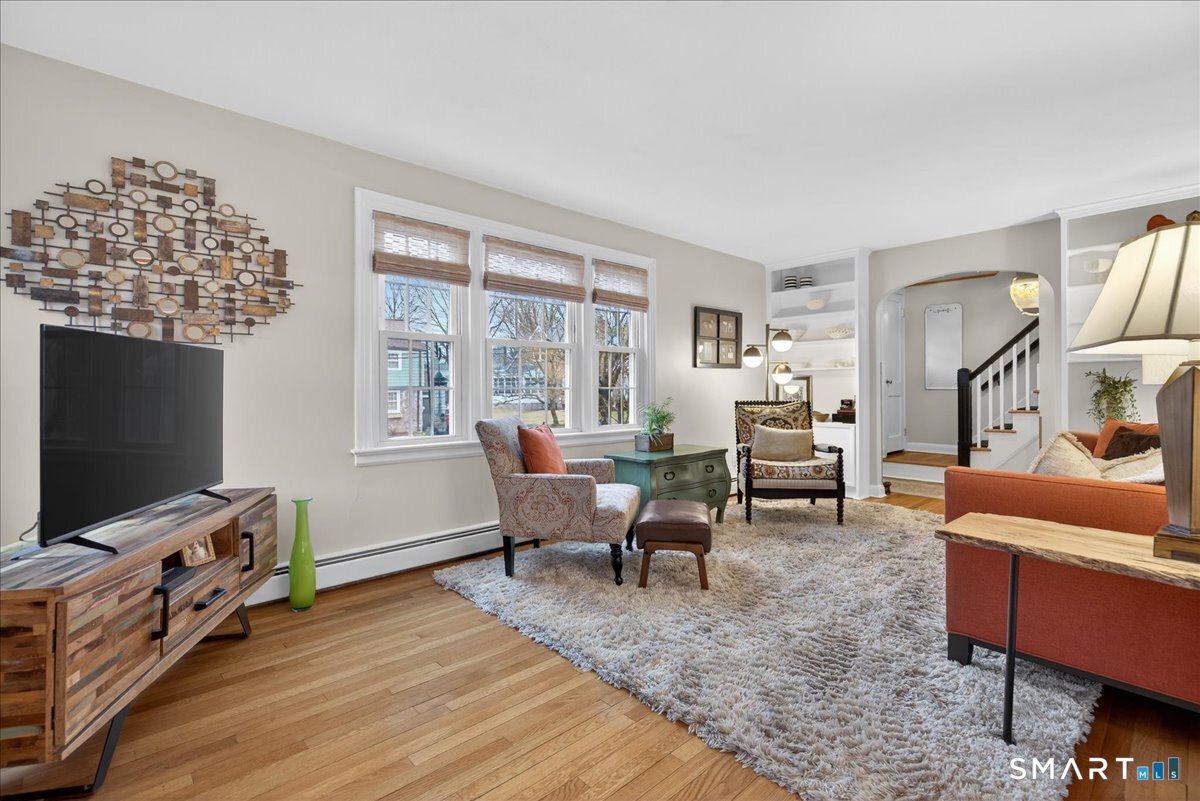 13 West Slope Lane Hamden, CT 06517 - Photo 4 of 32